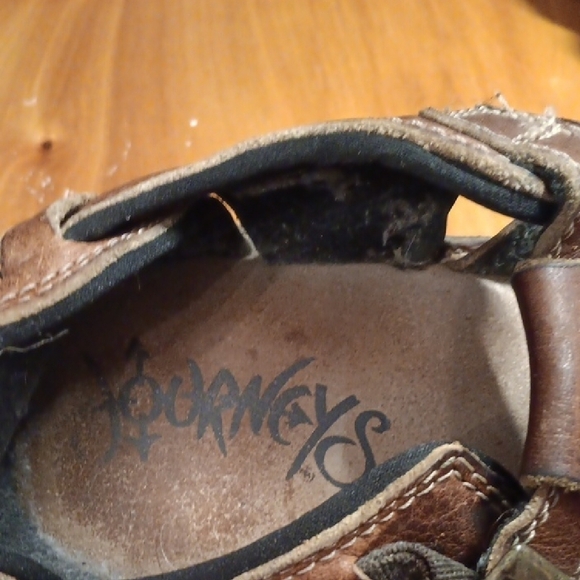Journey's Men's Brown Leather Sandals size 9 - Picture 2 of 11